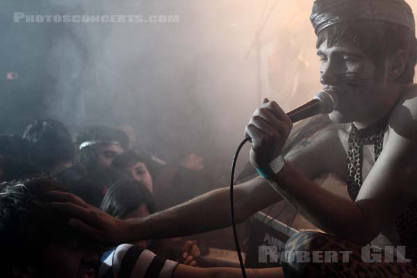 HUNX AND HIS PUNX - 2010-05-05 - PARIS - Point Ephemere - 